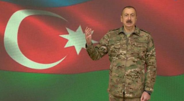 Azerbaycan Cumhurbaşkanı Aliyev canlı yayında ulusa sesleniyor