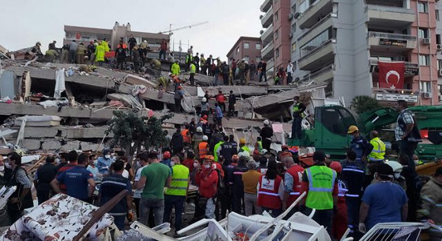 İzmir depreminde yaşamını yitirenlerin sayısı 85'e yükseldi