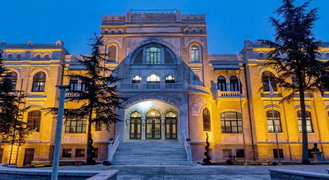 Ankara Devlet Resim ve Heykel Müzesi tekrar ziyaretçiler için kaldığı yerden devam ediyor
