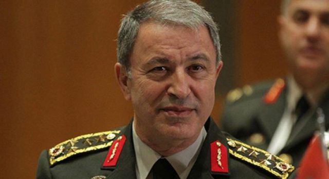 Bakan Akar: "Terör örgütünün sözde yönetimi büyük panik içinde, iki gece aynı yerde yatamıyor"