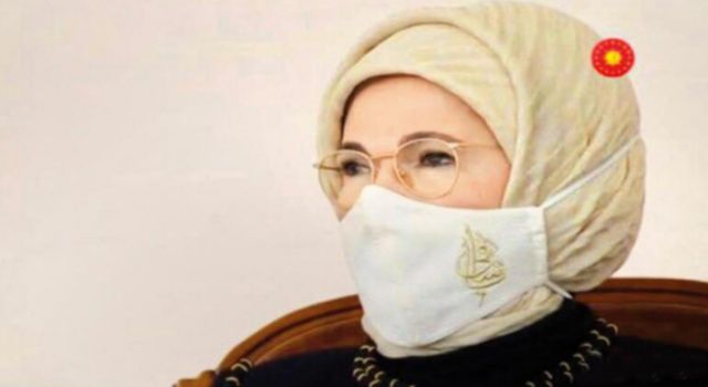 Emine Erdoğan’ın dikkat çeken maskesi! Üstünde yazan ne anlama geliyor..?