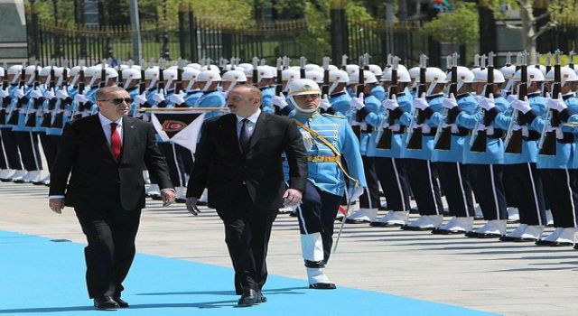 Erdoğan'dan Bakü'ye anlamlı ziyaret! "İki liderden dünyaya "tek millet mesajı"