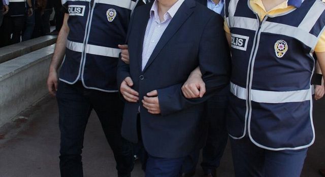 İzmir'de FETÖ'ye darbe: 13 ayda 792 şüpheli tutuklandı