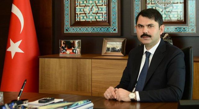 Bakan Kurum ilk "Sıfır Atık Belgesi"ni Başakşehir Belediye Başkanı Yasin Kartoğlu'na verdi