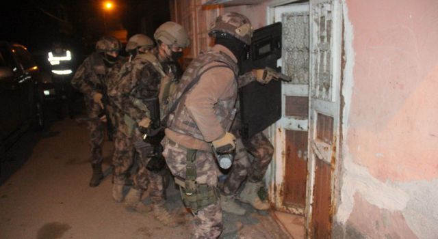 Bursa'da uyuşturucu operasyonu: Çok sayıda gözaltı