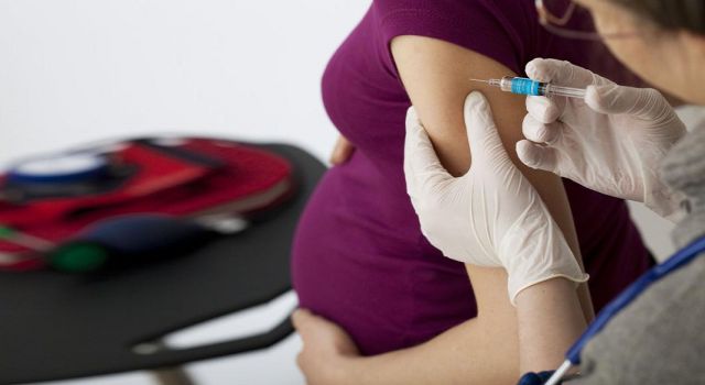 Pfizer/BioNTech, hamileler için kovid-19 aşı denemelerini başlattı!