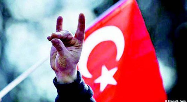 Mücadelesiz sıfat, sadakatsiz hayat!