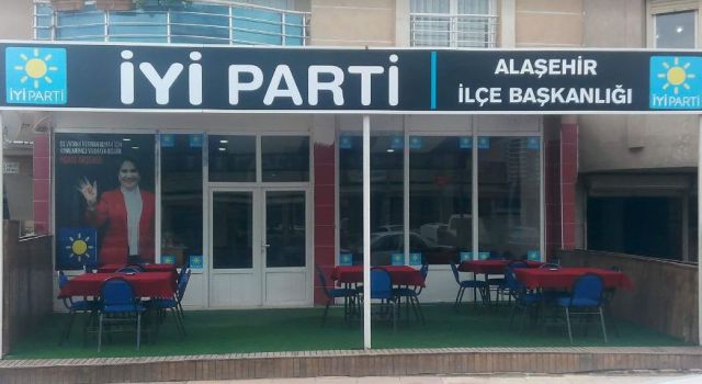 İYİ Parti’de toplu istifa depremi! MHP’ye geçtiler!