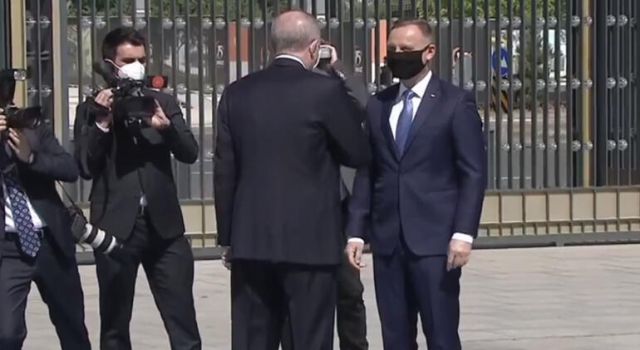 Cumhurbaşkanı Erdoğan Polonya Cumhurbaşkanını karşıladı