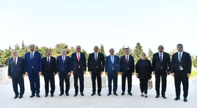 AK Parti'den Aliyev'e ziyaret