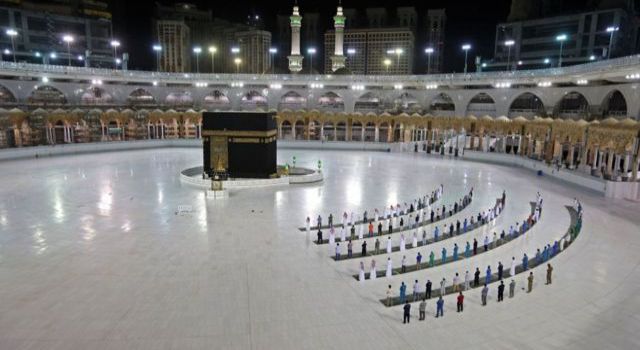 Suudi Arabistan'da akıllı hac kartı uygulaması başladı