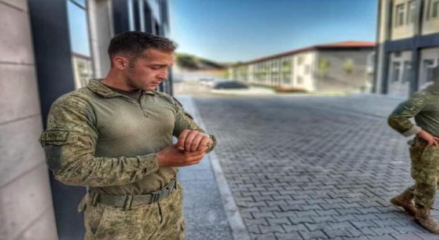 Fırat Kalkanı bölgesinde şehit olan asker Piyade Sözleşmeli Er Tayfun Özköse son yolculuğuna uğurlandı