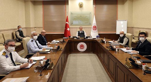 Bakan Akar: "Yunan yetkililer 'Yunanistan mağdur, Türkiye saldırgan' algısı oluşturmaya çalışıyor"