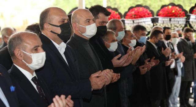 İçişleri Bakanı Soylu, İstanbul İl Emniyet Müdürü Aktaş'ın acı gününde yanında oldu