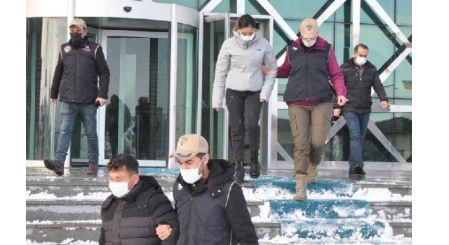 Kars'ta FETÖ'den gözaltına alınan 4 astsubay adliyeye sevk edildi