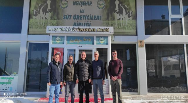 AK Parti'li Menekşe, Süt Üreticileri Birlik Başkanı ve Damızlık Yetiştiricileri Birlik Başkanı ile bir araya geldi