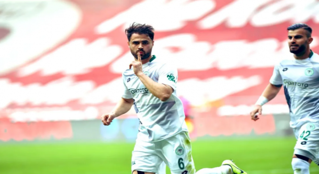 Konyaspor'un futbolcusu Ahmet Çalık trafik kazasında hayatını kaybetti!