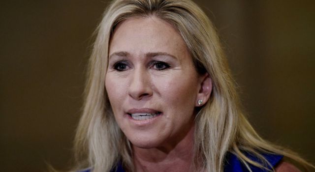 Twitter ilk defa ABD'li bir kongre üyesinin kişisel hesabını kalıcı olarak askıya aldı