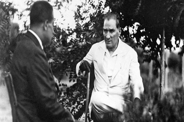 Mustafa Kemal Atatürk yorgun ve halsiz düştü