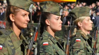 Hollanda'da kadınlara zorunlu askerlik şartı getirildi