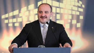 Bakan Varank, "Yeni yatırımlar sayesinde Türkiye pozitif ayrıştı"