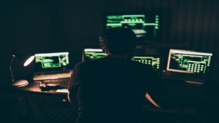 FETÖ'cüler Facebook ve Twitter'ı manipüle ediyor