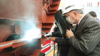 Oktay'dan yerli fırkateyn paylaşımı: "Yerli ve milli projelerimizle dosta güven, düşmana korku salmaya devam edeceğiz".