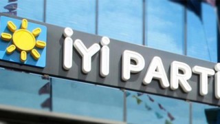 İstifa mı etti, görevden mi alındı?