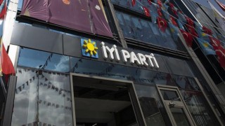İYİ Parti’de istifalar aldı başını gidiyor..İki kurucusu istifa etti!