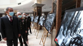 Milli Savunma Bakanı Akar, '29. Yılında Hocalı Soykırımı' fotoğraf sergisinin açılışını yaptı