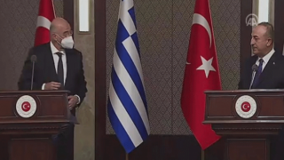 Yunan Bakan'a Çavuşoğlu'nun ardından birde AK Parti'den yaylım ateşi