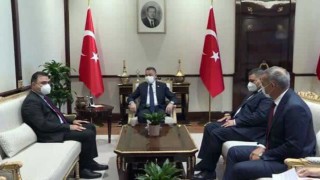 Cumhurbaşkanı Yardımcısı Fuat Oktay, Kuzey Kıbrıs Türk Kızılayı heyetini kabul etti
