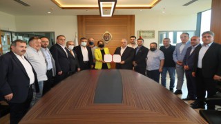 AK Parti'li Menekşe'den Hayırsever İş İnsanı Mehmet Ali Öbekli'ye Teşekkür