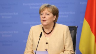 Merkel'den Türkiye'ye övgü