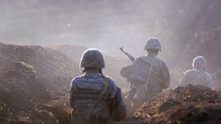 Ermenistan'ın sınırdaki Azerbaycan mevzilerine ateş açması sonucu 2 asker ağır yaralandı