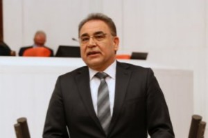 AK Parti'li Menekşe'den 30 Ağustos Mesajı