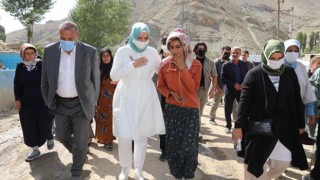 AK Parti'lilerden Van'da selden etkilenen vatandaşlara ziyaret