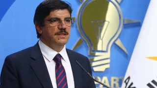 AK Parti'li Yasin Aktay, Ümit Özdağ hakkında suç duyurusunda bulundu