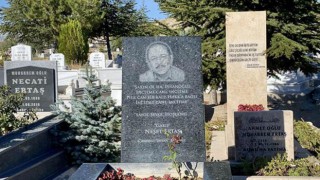 Neşet Ertaş, mezarı başında anıldı