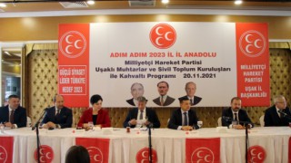 MHP heyeti, Uşak'ta muhtarlar ve sivil toplum kuruluşu temsilcileriyle bir arada