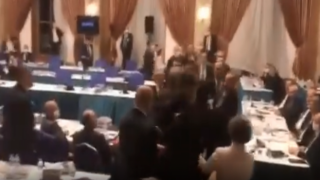 TBMM'de MHP ve HDP milletvekilleri arasında kavga! Birbirlerinin üzerine yürüdüler..