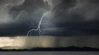 Yurt genelinde şiddetli rüzgarlar geliyor.. 17 ile turuncu, 35 ile sarı kod fırtına uyarısı!