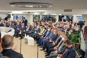 AK Parti'li Menekşe, Hüseyin Erer ve Mustafa Dursun'a hayırlı olsun dileklerini iletti