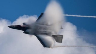 ABD'ye ait F-35C savaş uçağı düştü!