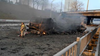 Kiev'de sokak çatışmaları başladı!