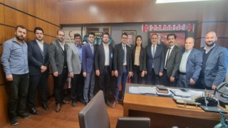 AK Parti'li Menekşe: "Genç Nevşehirliler Derneği Başkanı Ağca ve yönetimini, Gazi Meclisimizde misafir ettik"