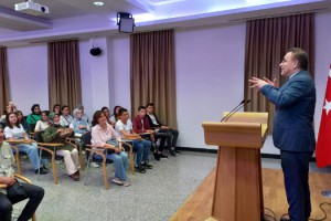 AK Parti'li Menekşe, Nevşehir Lisesi Müdür Yardımcısı, öğrencileri ve öğretmenleri misafir etti
