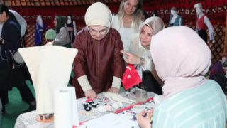 Emine Erdoğan’dan Etnospor Kültür Festivali’ne ziyaret