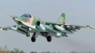 Rusya'ya ait Su-25 savaş uçağı düştü