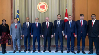 TBMM Başkanı Şentop, Malezya Temsilciler Meclisi Başkanı ile bir araya geldi